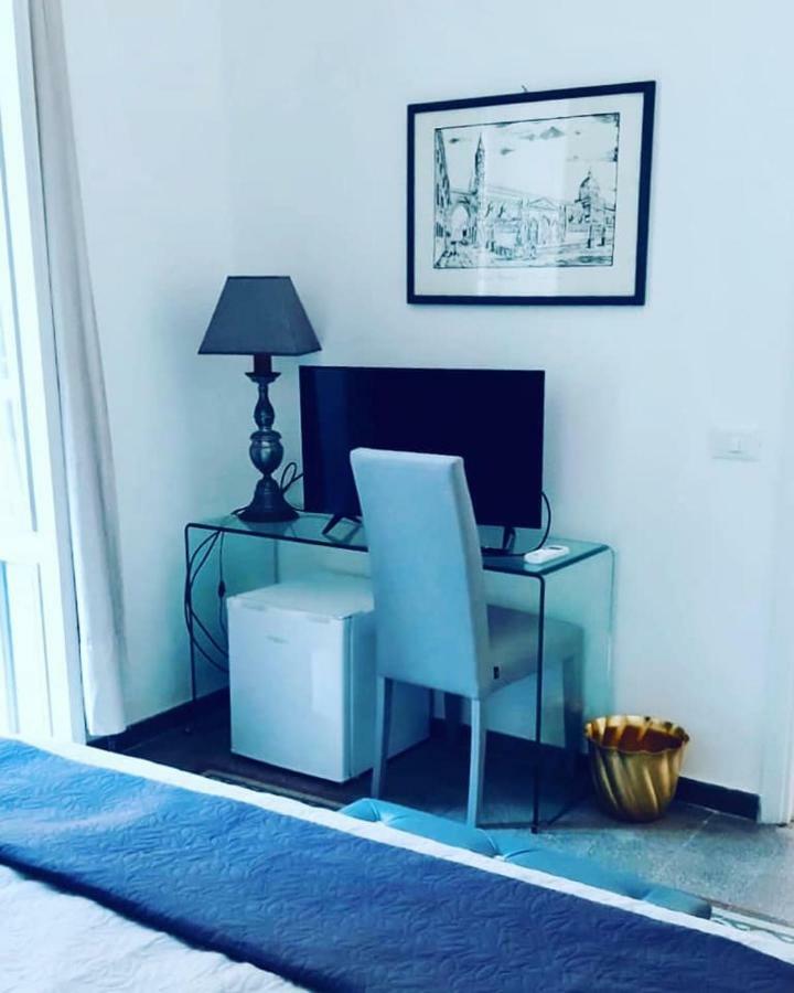 B&B Charme Centre-Ville Artistic & Literary Rooms 巴勒莫 外观 照片