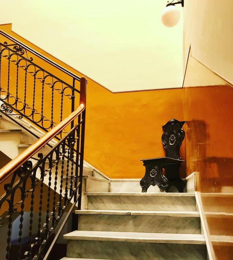 B&B Charme Centre-Ville Artistic & Literary Rooms 巴勒莫 外观 照片