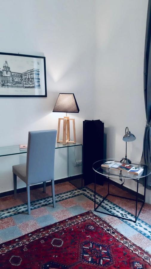 B&B Charme Centre-Ville Artistic & Literary Rooms 巴勒莫 外观 照片