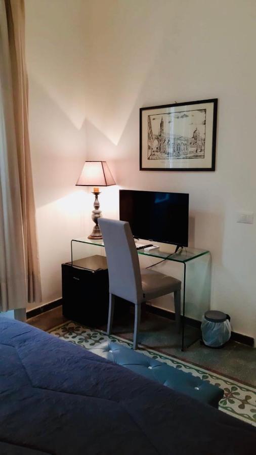 B&B Charme Centre-Ville Artistic & Literary Rooms 巴勒莫 外观 照片